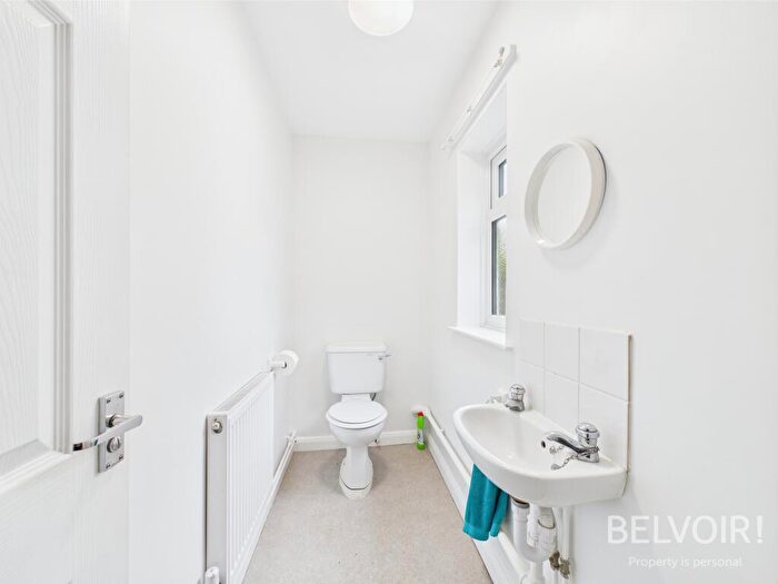 4 Bedroom Detached House For Sale In Great North Road, Newark, Sutton On Trent, NG23