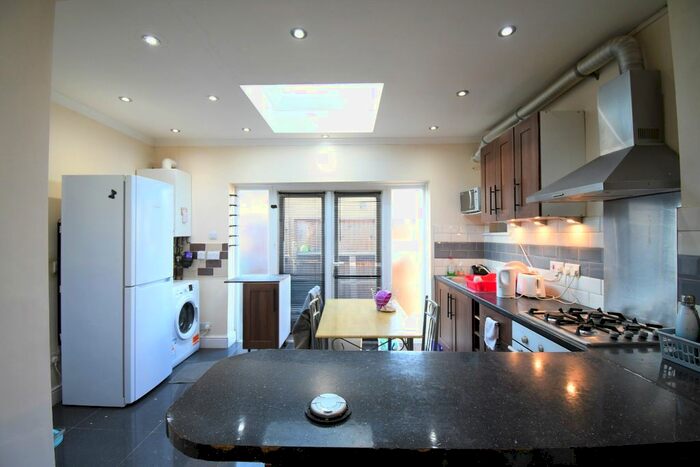 3 Bedroom Flat To Rent In Browning Road, London E12