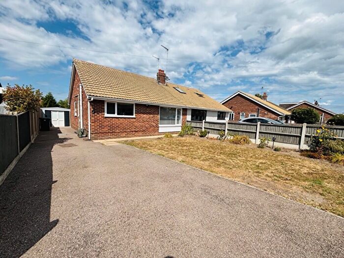 3 Bedroom Semi-Detached Bungalow For Sale In St. Hilda Road, Caister-on-sea, NR30