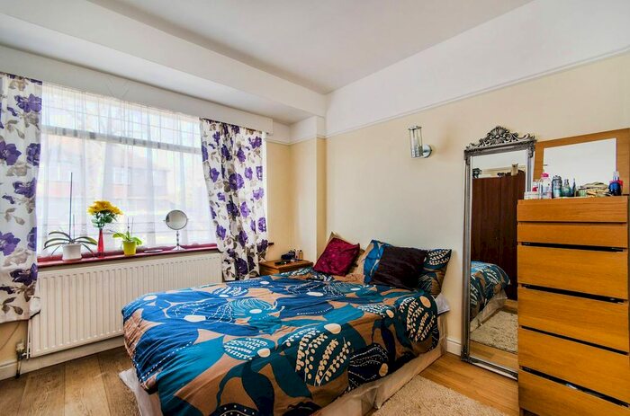 3 Bedroom Property To Rent In Empire Road, Perivale, Greenford, UB6