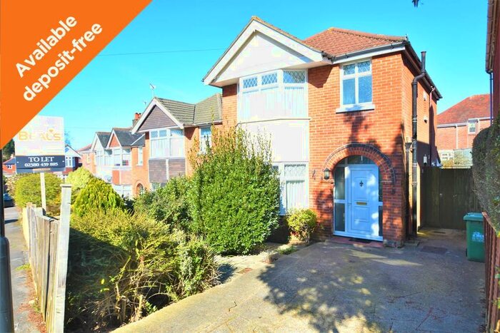 3 Bedroom Detached House To Rent In Deposit Alternative Available Bitterne Crescent, Bitterne, SO19