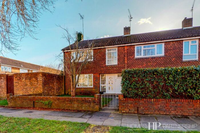 3 Bedroom End Of Terrace House To Rent In Aintree Road, Crawley RH10