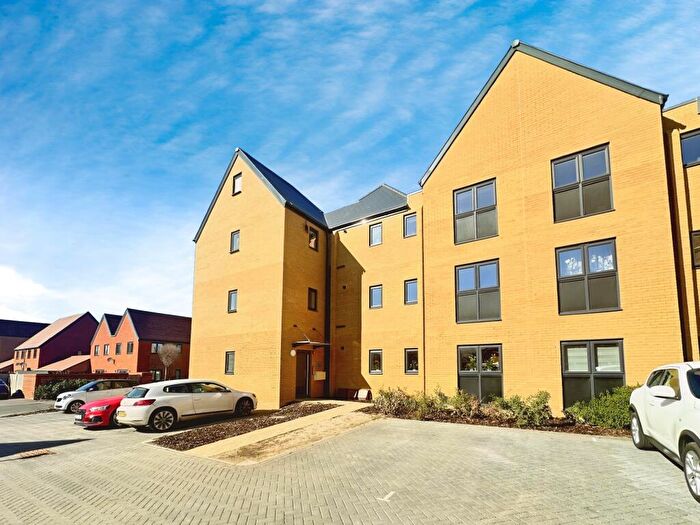 2 Bedroom Flat For Sale In Eden Road, Maidstone, ME17