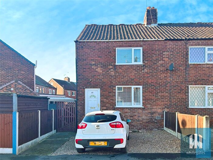 3 Bedroom End Of Terrace House For Sale In Kingsway, Pontefract, West Yorkshire, WF8