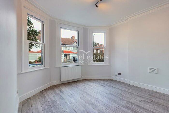 4 Bedroom End Of Terrace House To Rent In Waddon Road, Croydon, CR0