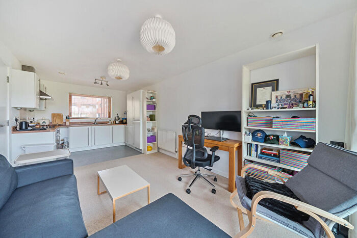 1 Bedroom Apartment For Sale In Enid Street, London, SE16