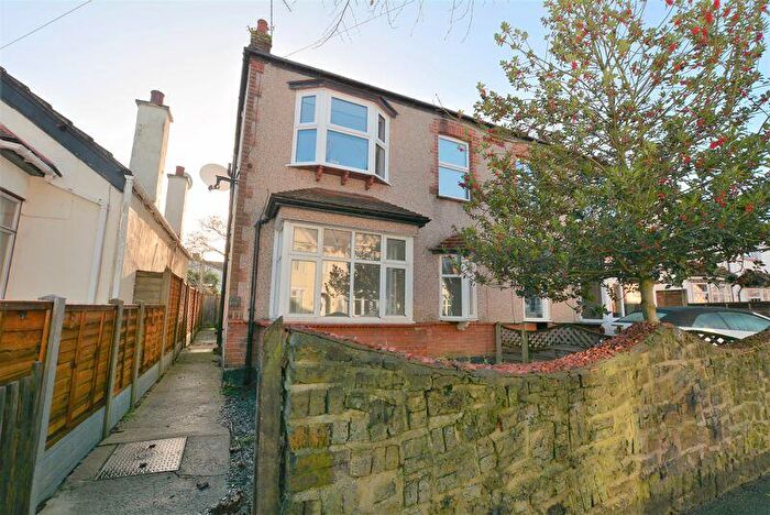 2 Bedroom Flat To Rent In Trinity Road, Southend-On-Sea, SS2