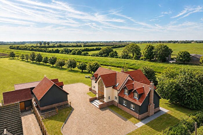 4 Bedroom Detached House For Sale In Coronation Avenue, Throckenholt, PE12