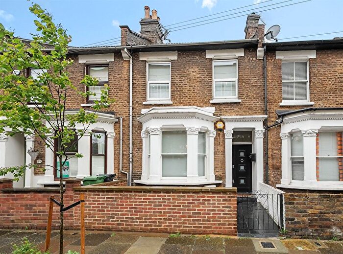 4 Bedroom Terraced House To Rent In Kenmont Gardens, London, NW10