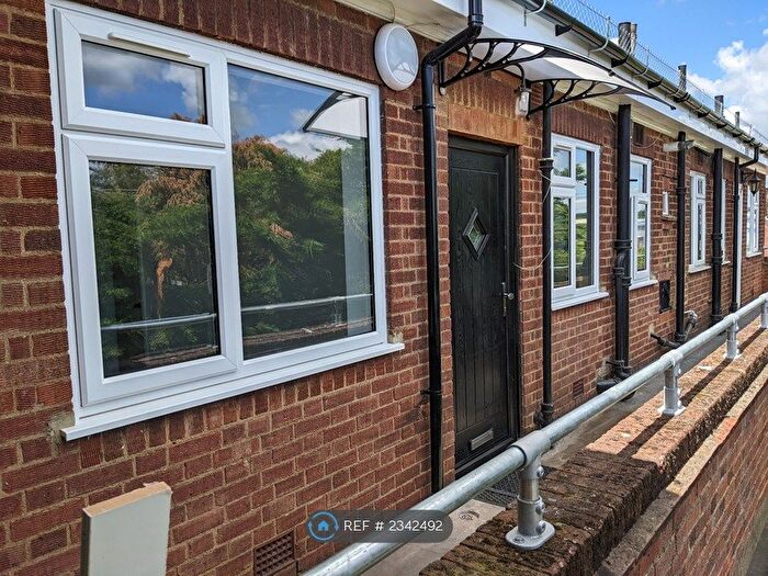 2 Bedroom Flat To Rent In Tudor Avenue, Watford, WD24