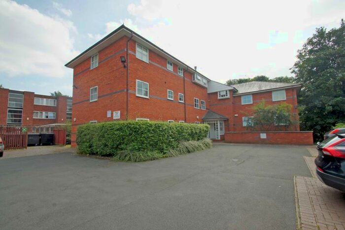 2 Bedroom Flat To Rent In Berkeley Court, Kelso Street, Hyde Park, Leeds, LS2