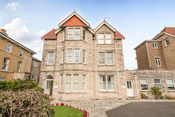 2 Bedroom Flat For Sale In Victoria Avenue, Swanage, BH19