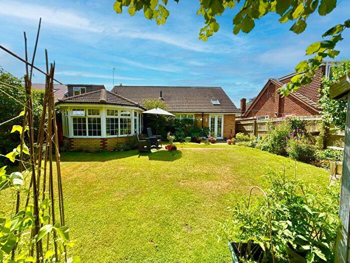 2 Bedroom Detached Bungalow For Sale In Tilsworth Road, Stanbridge, LU7