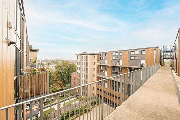 2 Bedroom Flat For Sale In Cowley Road, Acton, W3