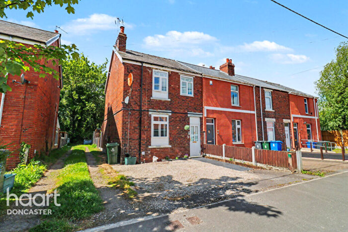 4 Bedroom End Of Terrace House For Sale In New Road, Norton, Doncaster, DN6