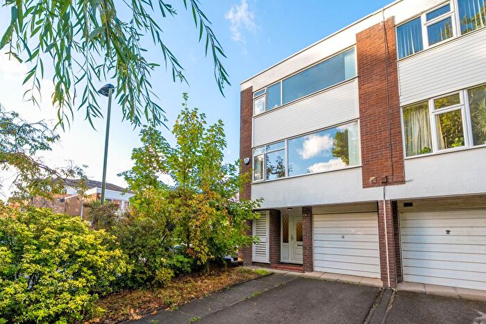 4 Bedroom End Terrace House For Sale In The Avenue, Beckenham, BR3