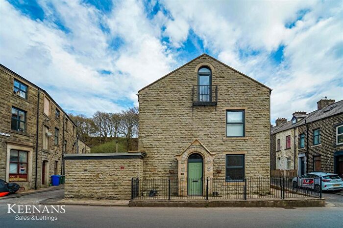 3 Bedroom End Of Terrace House For Sale In Burnley Road East, Rossendale, BB4