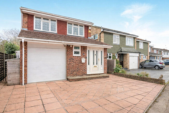 3 Bedroom Detached House For Sale In North Barn, Broxbourne, EN10