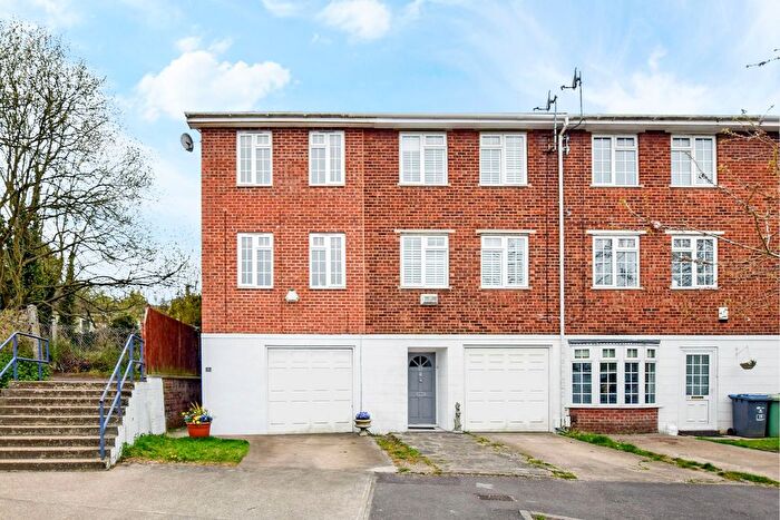 3 Bedroom Town House To Rent In Station Approach, Chelsfield, BR6