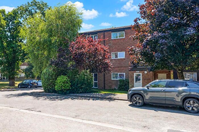 1 Bedroom Flat For Sale In Gilligan Close, Horsham, RH12