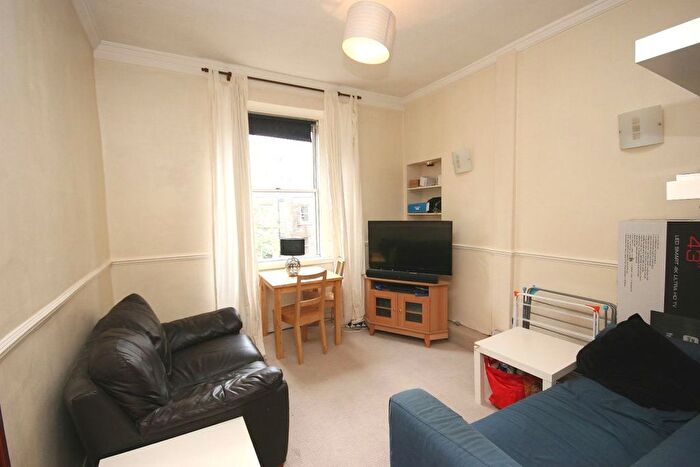 1 Bedroom Flat To Rent In Smithfield Street, Gorgie, Edinburgh, EH11
