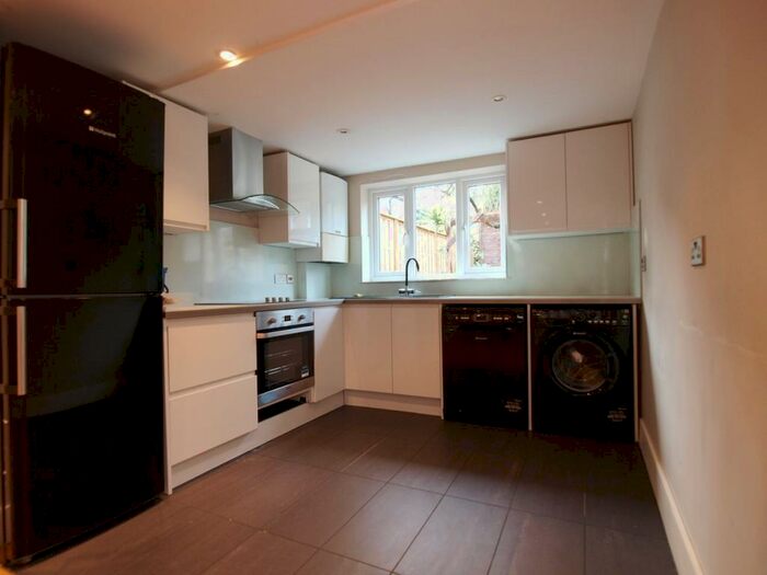 4 Bedroom House To Rent In Harcombe Road, Stoke Newington, N16
