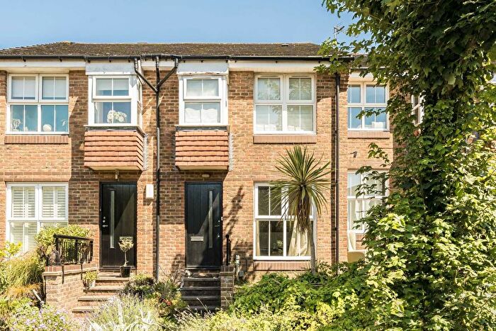 1 Bedroom Maisonette To Rent In Windmill Rise, Kingston Upon Thames, KT2