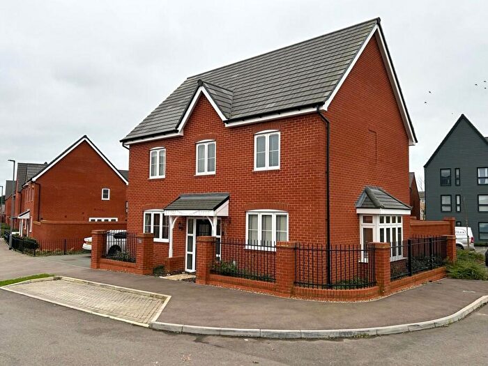 4 Bedroom Detached House To Rent In Katahdin Grove, Whitehouse Park, MK8
