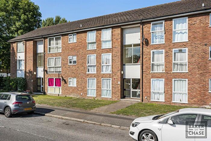 1 Bedroom Flat To Rent In South Ordnance Road, Enfield, EN3