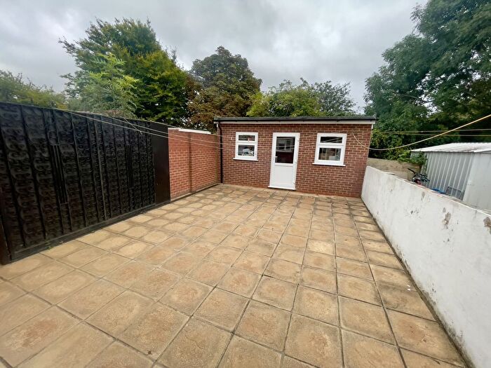 5 Bedroom Semi-Detached House To Rent In Penbury Road, Southall, Greater London, UB2