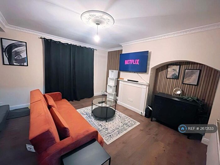 2 Bedroom Semi Detached House To Rent In Dagenham, Dagenham, RM9