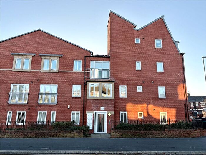 2 Bedroom Flat For Sale In Waverley Street, Derker, Oldham, OL1