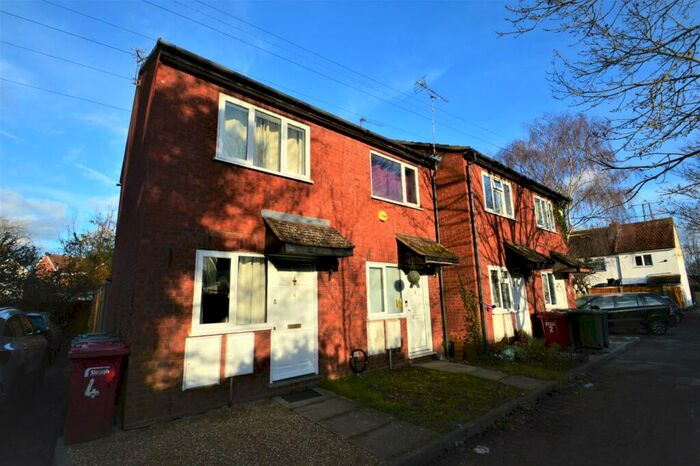 1 Bedroom End Of Terrace House To Rent In Redwood Gardens, Slough, Berkshire, SL1