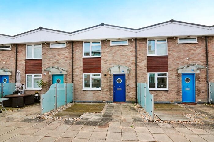 2 Bedroom Maisonette For Sale In The Vineyards, Great Baddow, Chelmsford, CM2