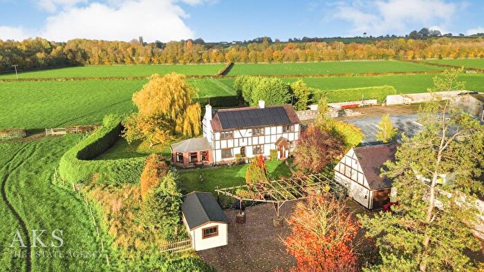 4 Bedroom Detached House For Sale In Hatton Fields, Hilton, DE65