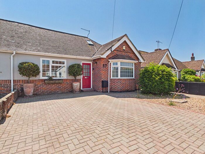 3 Bedroom Chalet For Sale In The Plantation, Worthing, West Sussex, BN13