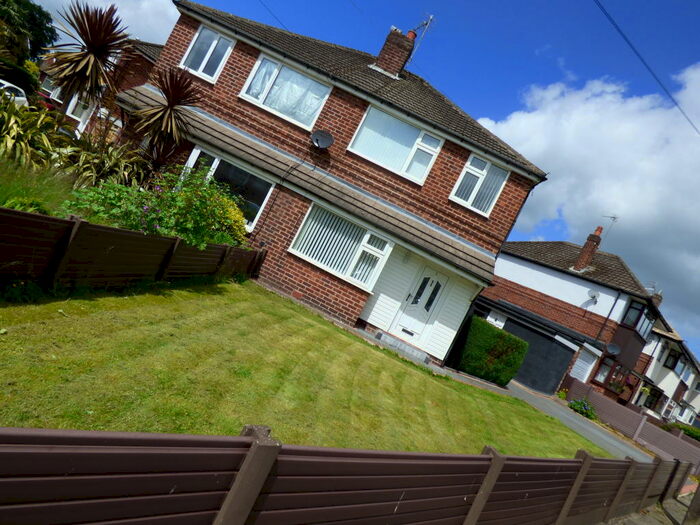 3 Bedroom House To Rent In Holcombe Avenue, Greenmount, Bury, BL8
