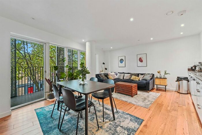 2 Bedroom Flat To Rent In Atkins Square, Dalston Lane, London, E8