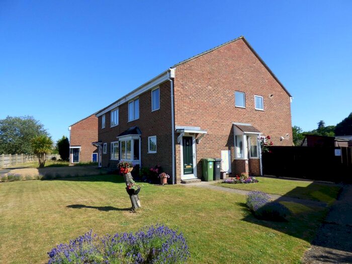2 Bedroom Property To Rent In Glebe Court, Botley, SO30