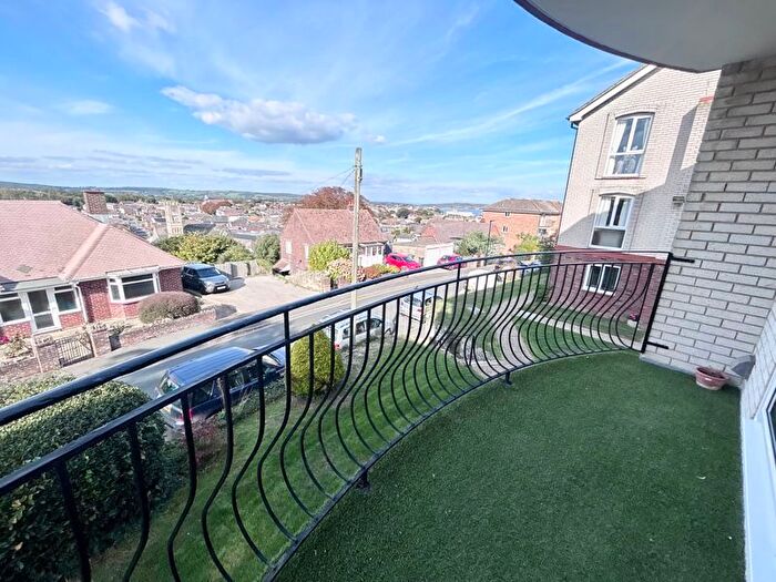 2 Bedroom Flat For Sale In Prospect Road, Shanklin, PO37