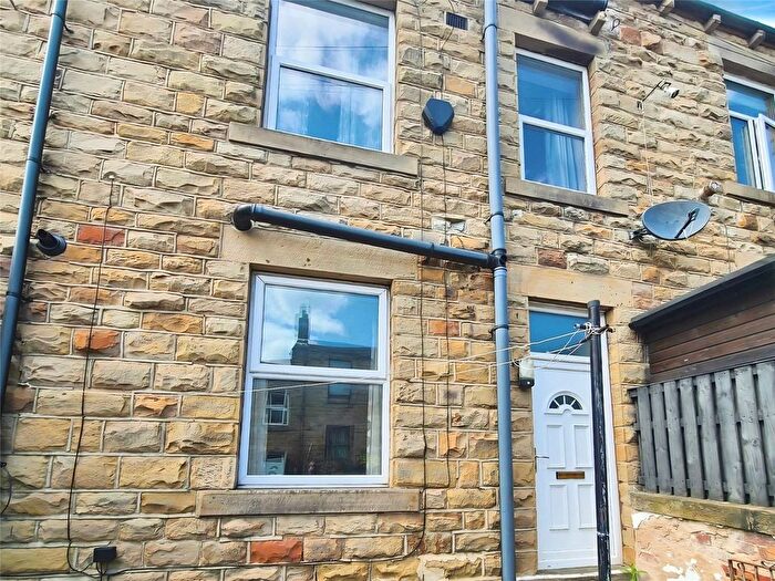 2 Bedroom Terraced House To Rent In Bond Street, Batley, West Yorkshire, WF17