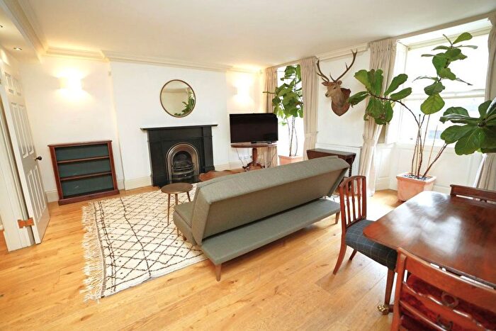 1 Bedroom Flat To Rent In North Castle Street, New Town, Edinburgh, EH2