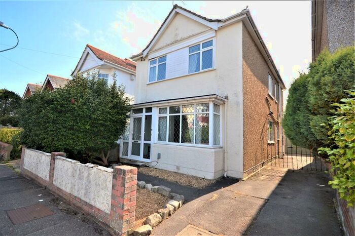 5 Bedroom Detached House To Rent In Heathwood Road, Winton, BH9