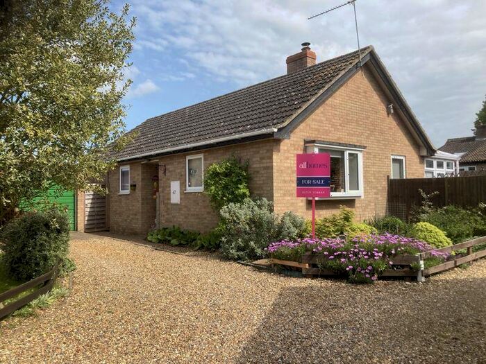 3 Bedroom Detached Bungalow For Sale In Bishops Croft, Barningham, IP31