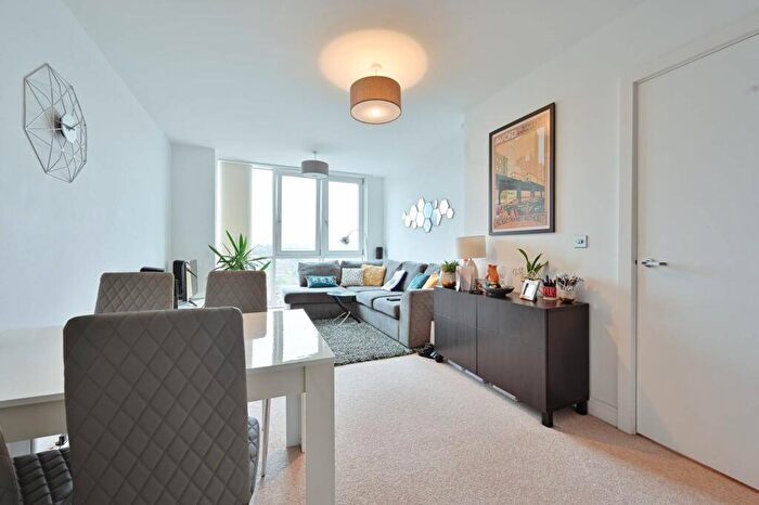 1 Bedroom Flat For Sale In Kd Tower, Cotterells, Hemel Hempstead, HP1