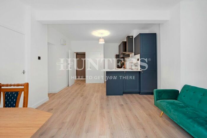 2 Bedroom Flat To Rent In Lordship Park, London, N16