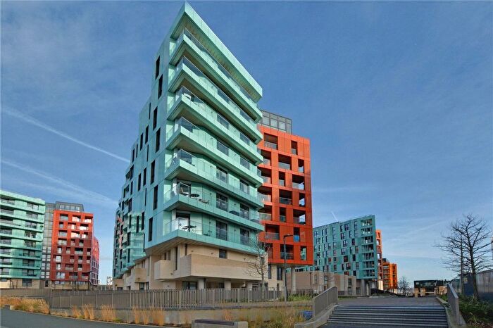 2 Bedroom Flat For Sale In Gordian Apartments, Cable Walk, Greenwich, London, SE10