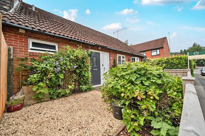 2 Bedroom Bungalow For Sale In Critchmere Lane, Haslemere, GU27