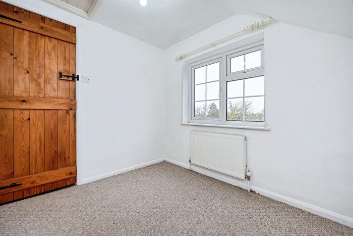 2 Bedroom Terraced House For Sale In Tring Road, Wendover, Aylesbury, HP22