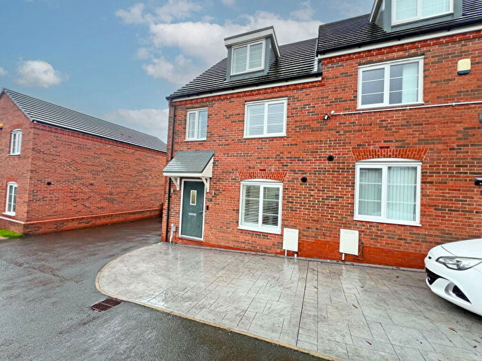 3 Bedroom Semi Detached House For Sale In Hackness Road, Hamilton, Leicester, Leicestershire, LE5